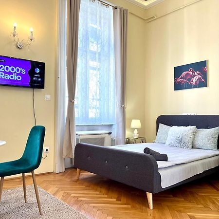 N38 Apartments By Small Home Budapest Bagian luar foto