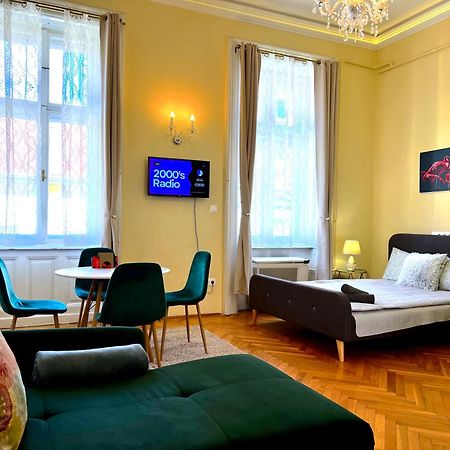 N38 Apartments By Small Home Budapest Bagian luar foto