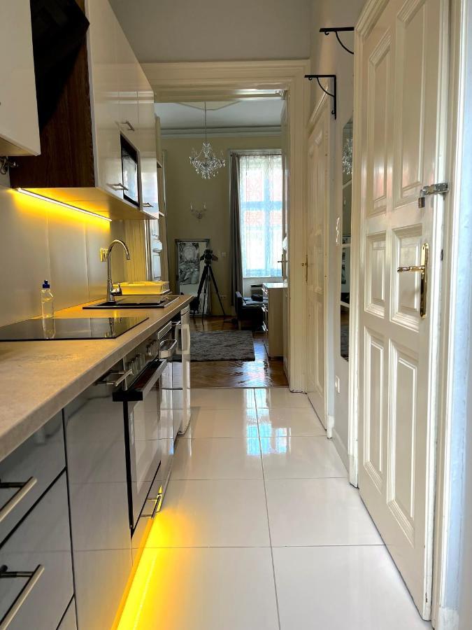 N38 Apartments By Small Home Budapest Bagian luar foto